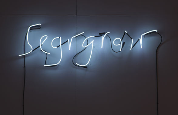 Paul Eastwood, Tuag at Segrgrair, Neon, Cable, 2017. Image by Dewi T Lloyd